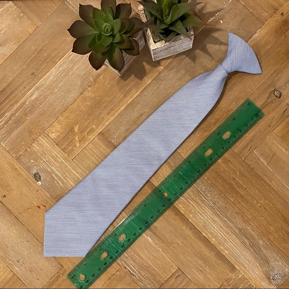 Boys Clip-On Necktie, Blue/White Stripe, S (8-10) - Picture 4 of 7